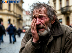 Выбросили на улицу: сотни тысяч переселенцев с Донбасса не получили обещанного жилья на Украине