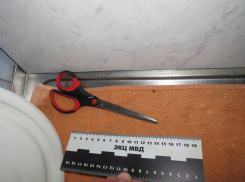 Ножницами в пах: в Донецке задержали женщину, покалечившую возлюбленного