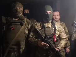 Матрешки и письма от соотечественников передала немецкий волонтер бойцам Сомали