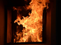 Больше 30 домов и хозпостроек уничтожил пожар под Харцызском, вызванный грозой и ураганом в ДНР