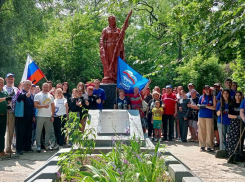 Жители Донецка провели субботник