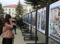 Фотовыставка, посвященная жертвам Киевского режима, открылась в Цхинвале