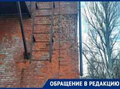 В аварийном состоянии трансформаторная будка в Ворошиловском районе Донецка 