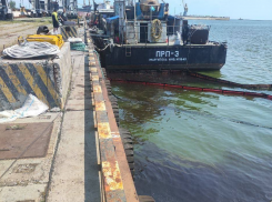 Азовское море захлебывается в нефти из-за ЧП в Мариуполе