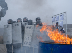 12 лет «майдану» в Киеве: в ДНР возложили цветы погибшим бойцам «Беркута»