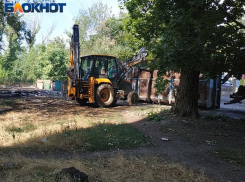 После публикации «Блокнота» по улице Бирюзова в Кировском районе Донецка убрали мусор