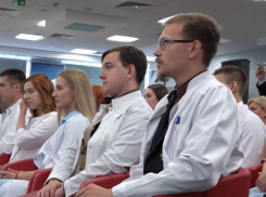 Лучших выпускников медицинского университета наградил Глава ДНР