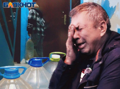 Слезы ветеранов и инвалидов, дети с баклажками: единственный дом на площади Победы в Донецке остался без воды