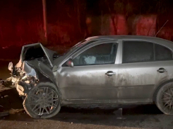 Сложились в гармошку: полицейские ДНР проводят проверку по поводу жесткого ДТП в Енакиево