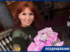 Президент «Союза офицерских жен» Светлана Кошелева принимает поздравления с днем рождения