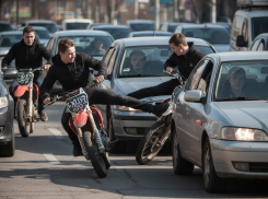 Малолетняя ОПГ питбайкеров терроризирует Харцызск