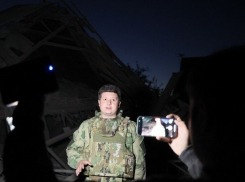 Корреспондент «Известий» и друг «Блокнота» Андрей Быковский ранен в Донецке дроном ВСУ