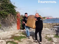 «Уезжала в тапочках и халате»: «Народный фронт» привез в Мариуполь помощь для жителей Суджи