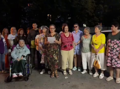 Жители Киевского района Донецка обвинили коммунальщиков в лишении воды ради ТРЦ