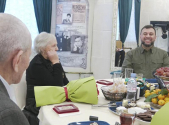 «Все настроены на победу!»: глава ДНР встретился с жителями Донецка, пережившими блокаду Ленинграда 
