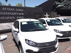 Для медучреждений ДНР закупили 65 санитарных автомобилей