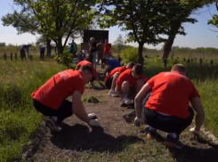Ко Дню Победы в ДНР привели в порядок памятники времен ВОВ