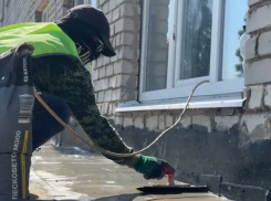 «Помощь Донбассу идет»: местные жители высказались по поводу первого за 30 лет капремонта в старобешевской больнице 