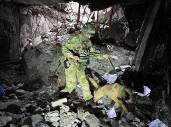 В подземельях разрушенного завода «Азовсталь» в Мариуполе продолжаются обыски