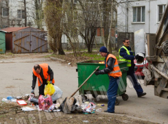 Мэр Донецка объяснил, почему в городе вовремя не вывозится мусор