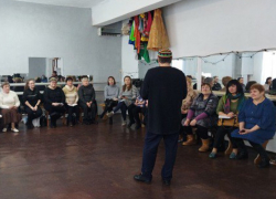 Руководители школьных театров Харцызска и Енакиево посетили уроки актёрского мастерства 