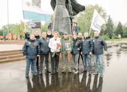 Мариуполь возвращается к мирной жизни и празднует День Победы