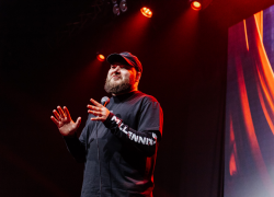 Цыгане, Донецк и новая девушка: резкая правда о комике Дмитрии Илюхине