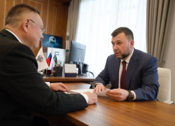 Министр строительства и ЖКХ РФ провел рабочую встречу с Главой ДНР