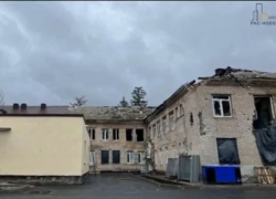 5 малышей родились в Волновахской больнице, которую из руин восстанавливают строители