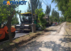 Улично-дорожные сети Мариуполя дорожники отремонтировали уже на 70% 