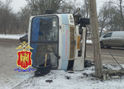 В Донецке на ходу перевернулся автобус с пассажирами