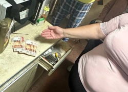 Безработная дончанка украла из квартиры знакомой полмиллиона и золото