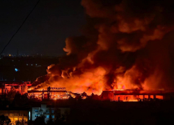 Массовый налет дронов-камикадзе на гипермаркет в Донецке: что известно