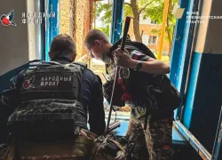 Молодёжка Народного фронта ДНР помогла жителям Донецка после обстрела ВСУ