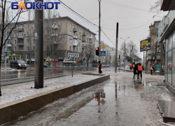 Донецк и всю ДНР накрыл сильный гололед: люди не ходят, а катятся