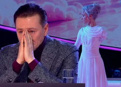 Девочка из Горловки без руки и ноги танцем довела до слёз Безрукова