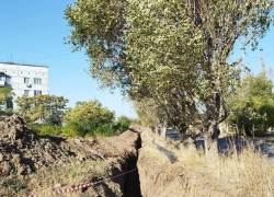 Ремонтники пришли в Зугрес: меняют сети водоснабжения