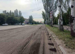 В Горловке специалисты трудятся над восстановлением проспекта Ленина 