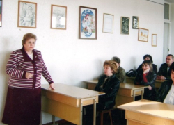 Она верна Донбассу и продолжает обучать молодёжь: трудовая биография педагога Светланы Павловой