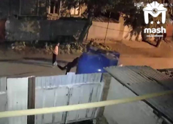 Подростки из ДНР ломают краны общественных бочек с водой 