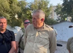 Ремонтом домов в Мариуполе остался недоволен губернатор Ленобласти из-за состояния квартир внутри