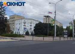 Во время массированного обстрела центра Донецка коммунальщики продолжают свою работу