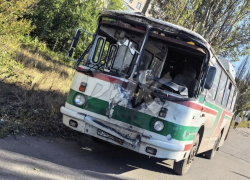 Дрон ВСУ ударил в лоб пассажирского автобуса в Горловке, ранены дети и 9 пассажиров