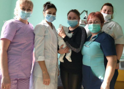 Малыша-«торопыжку» выписали из больницы Мариуполя: мальчик родился на 32 неделе беременности 