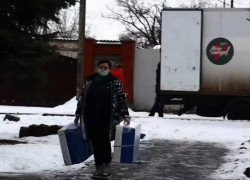 Помощь Макеевкому роддому привезли активисты «Народного фронта»