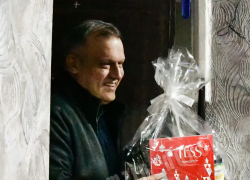 Многодетную семью участника СВО из Донецка поздравил с наступающим Новым годом Алексей Кулемзин