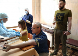 В Харцызске прошел день донора: жители города сдали кровь для больниц и госпиталей ДНР