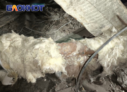 На улице Щорса в Донецке трубы отопления рассыпаются в труху — люди боятся зимы