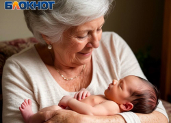 В ДНР рассказали, может ли бабушка взять отпуск по уходу за новорожденным внуком