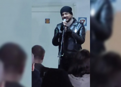 Филипп Киркоров приехал на Донбасс с подарками и концертом для раненых бойцов СВО